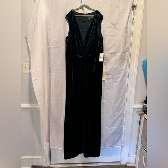 Adrianna Papell Women's Beaded Velvet Mermaid Gown hunter green size 14 NWT - Picture 10 of 16